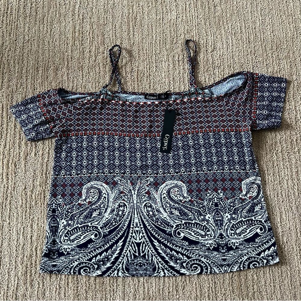 Gypsy Patterned Off the Shoulder Tshirt